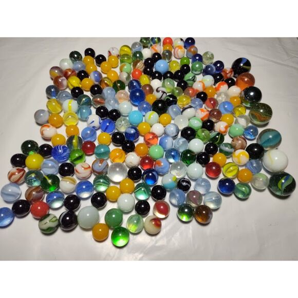 Lot of 224 Vintage Marbles Small Medium & Large Cat's Eye - Picture 1 of 16